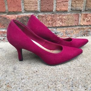 Size 6 magenta heels